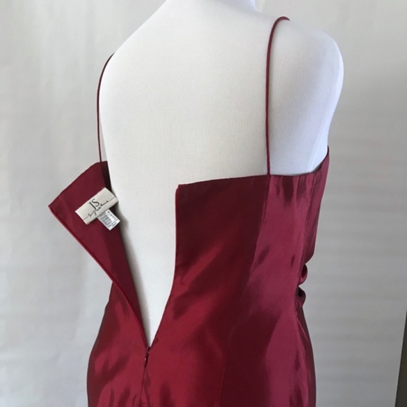JS Signature Burgundy Taffeta Sheath Gown Dress - Picture 5 of 14